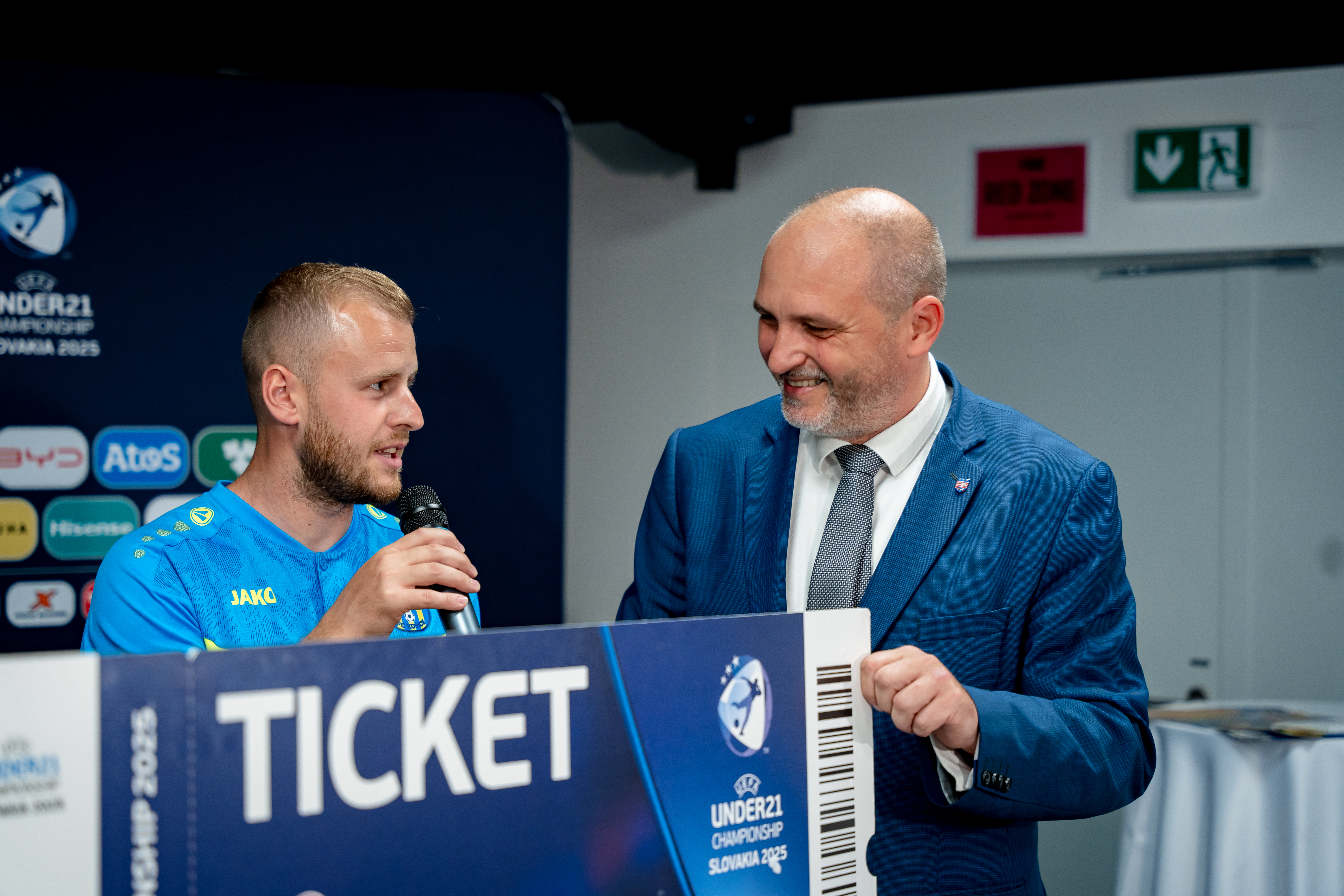 Tlacovy brifing - o pripravach sampionatu UEFA-31